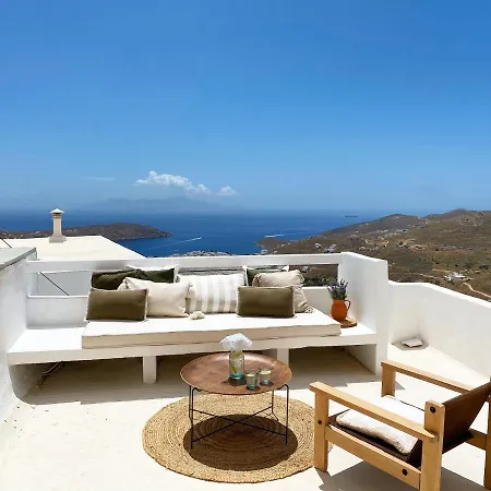 Olive Serifos Town