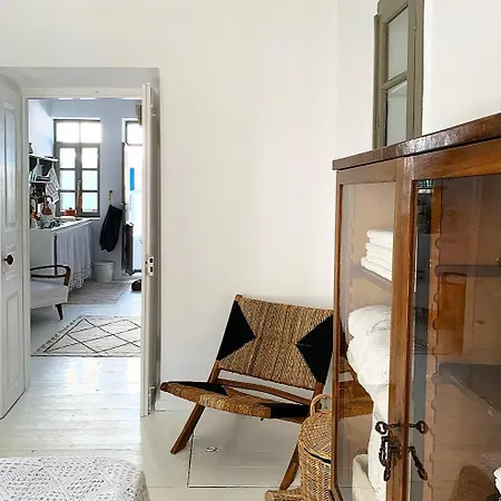 Olive Serifos Town